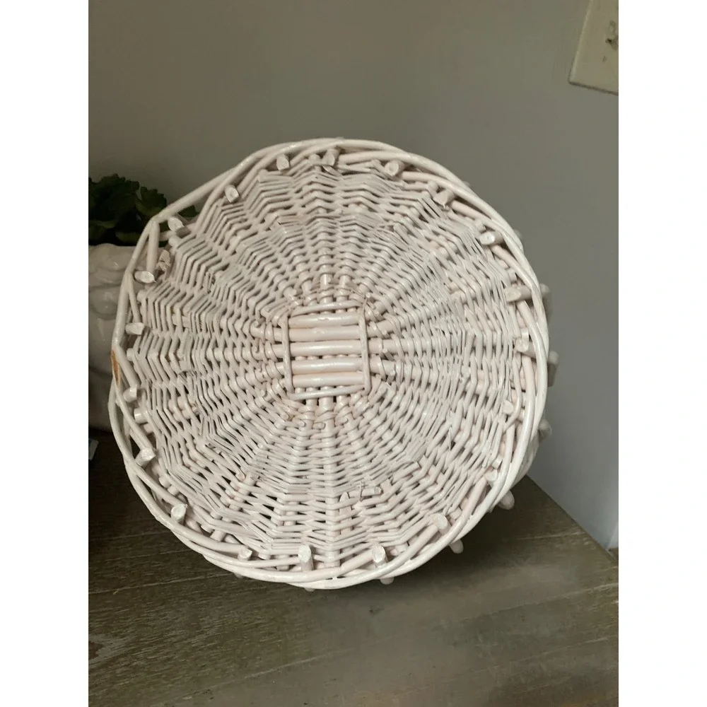Vintage Off White Woven Wicker Basket with Handle Cottagecore Farmhouse Decor